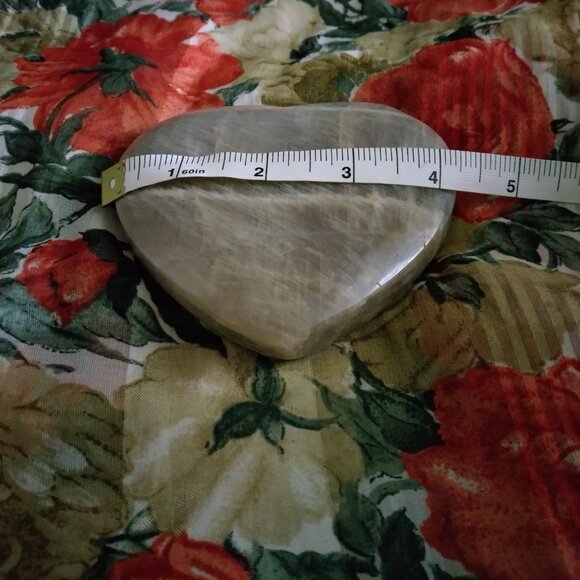 New Heart Shaped Moonstone - Picture 4 of 7